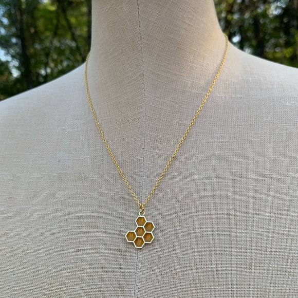 NWT Sterling Silver Plated Chain & Honeycomb Alloy Metal Charm Necklace - Picture 2 of 15